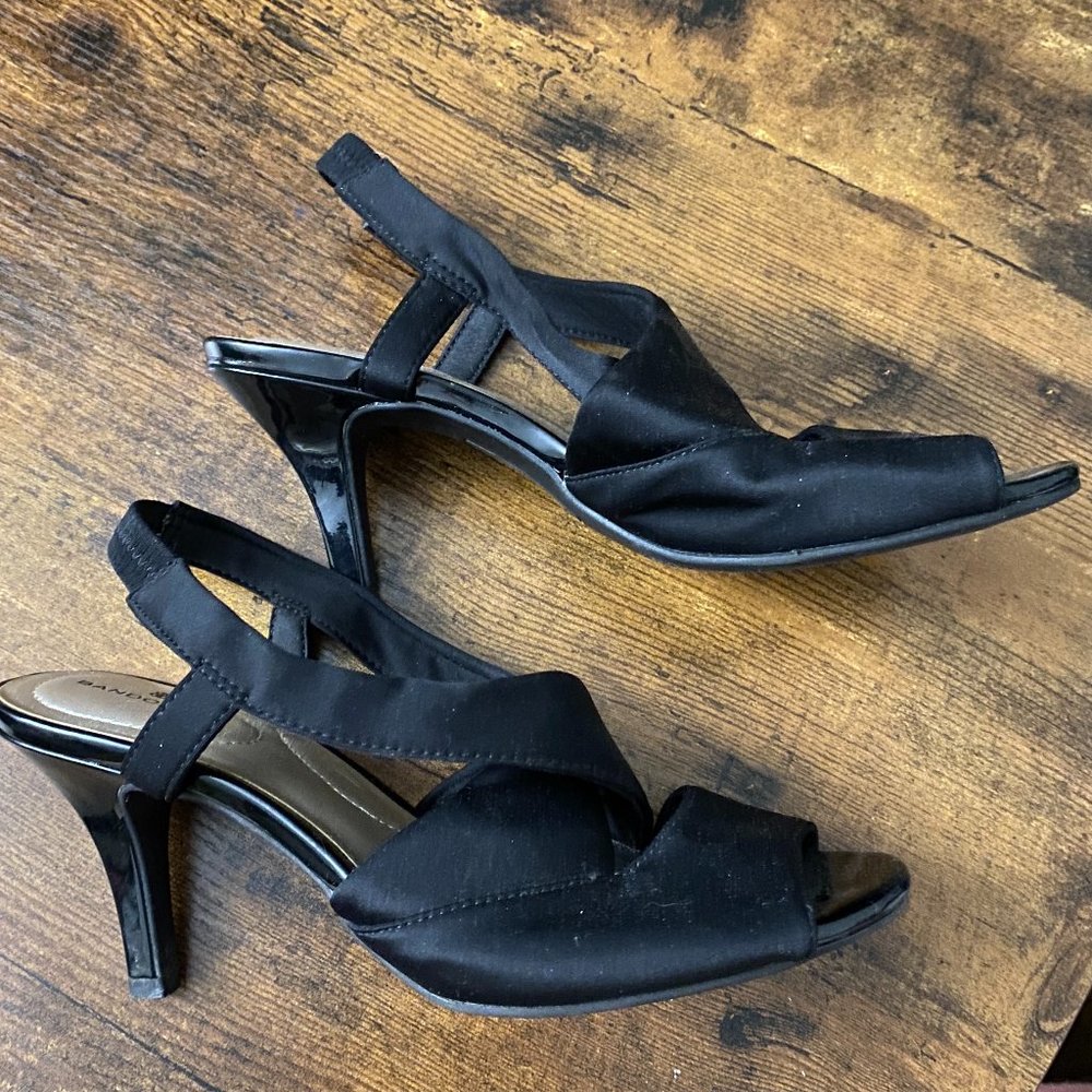 Bandolino Black Formal Heels Open Toe Sz 7